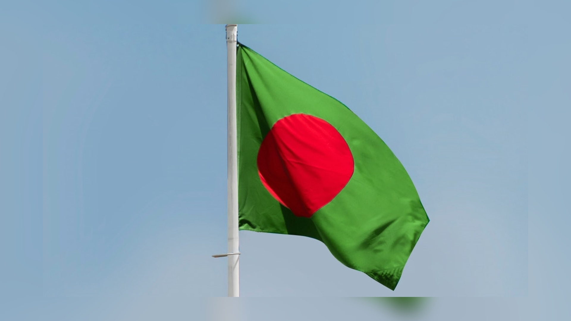 «Incendio en aeropuerto de Bangladesh paraliza operaciones y suspende todos los vuelos»