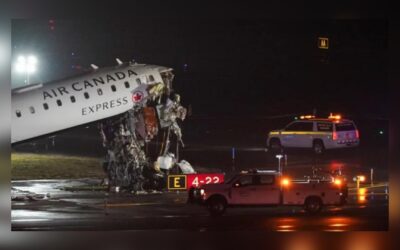 Dos muertos y heridos tras colisión entre avión de Air Canada y camión de bomberos en Nueva York