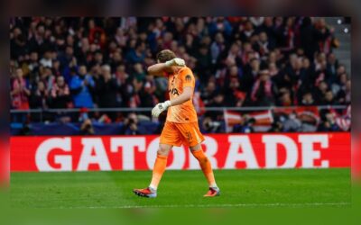 Arquero del Tottenham vivió noche de terror: Kinský cometió dos errores y fue cambiado a los 17 minutos ante el Atlético de Madrid [VIDEO]