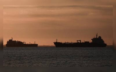 Irán permite el paso de Buques Petroleros selectos por el estrecho de Ormuz