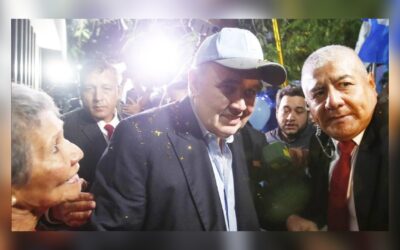 Elecciones 2026: López Aliaga propone servicio militar con sueldo mínimo y Beca 18